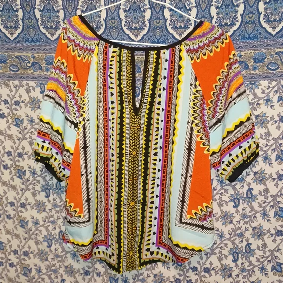 Pretty top. - Picture 3 of 5